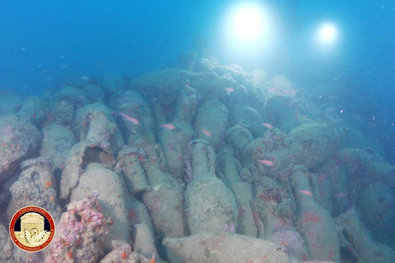 amphorae-mazara-del-vallo-sicily-1280x853-2 Amphorae Mazara Del Vallo Sicily