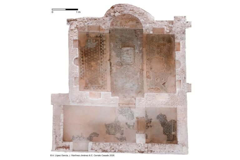 Photogrammetric model of the Fuente Álamo library showing the apse, the rectangular and semicircular niches, and the adjoining anterooms.