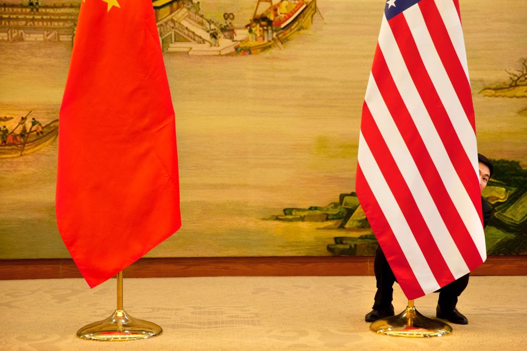 flags of China and US