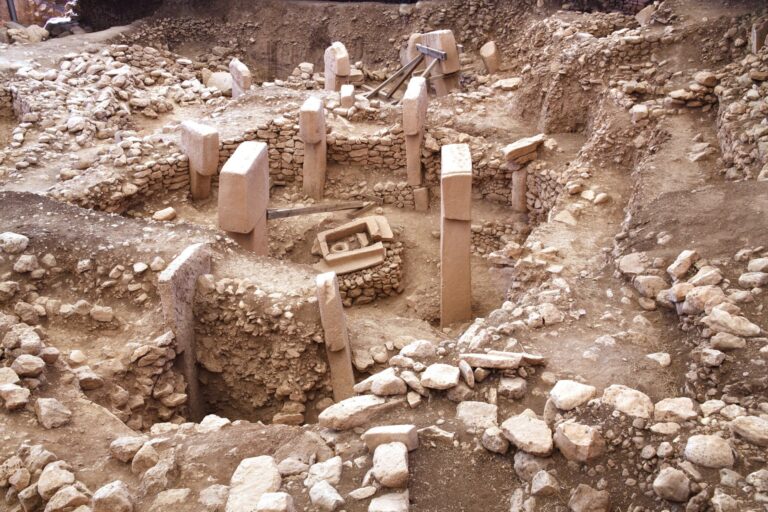 An overview of Building B, a section of the excavation site at Göbekli Tepe.
