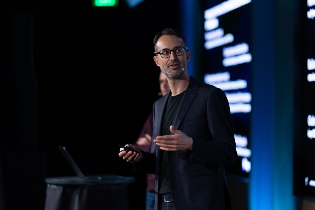 Kog CEO Gaël Dellalleau at AMD AI Dev Day