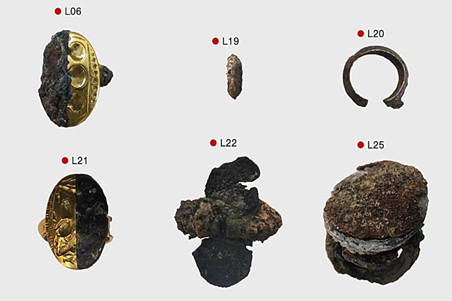 The selection of iron jewels from the late bronze age.