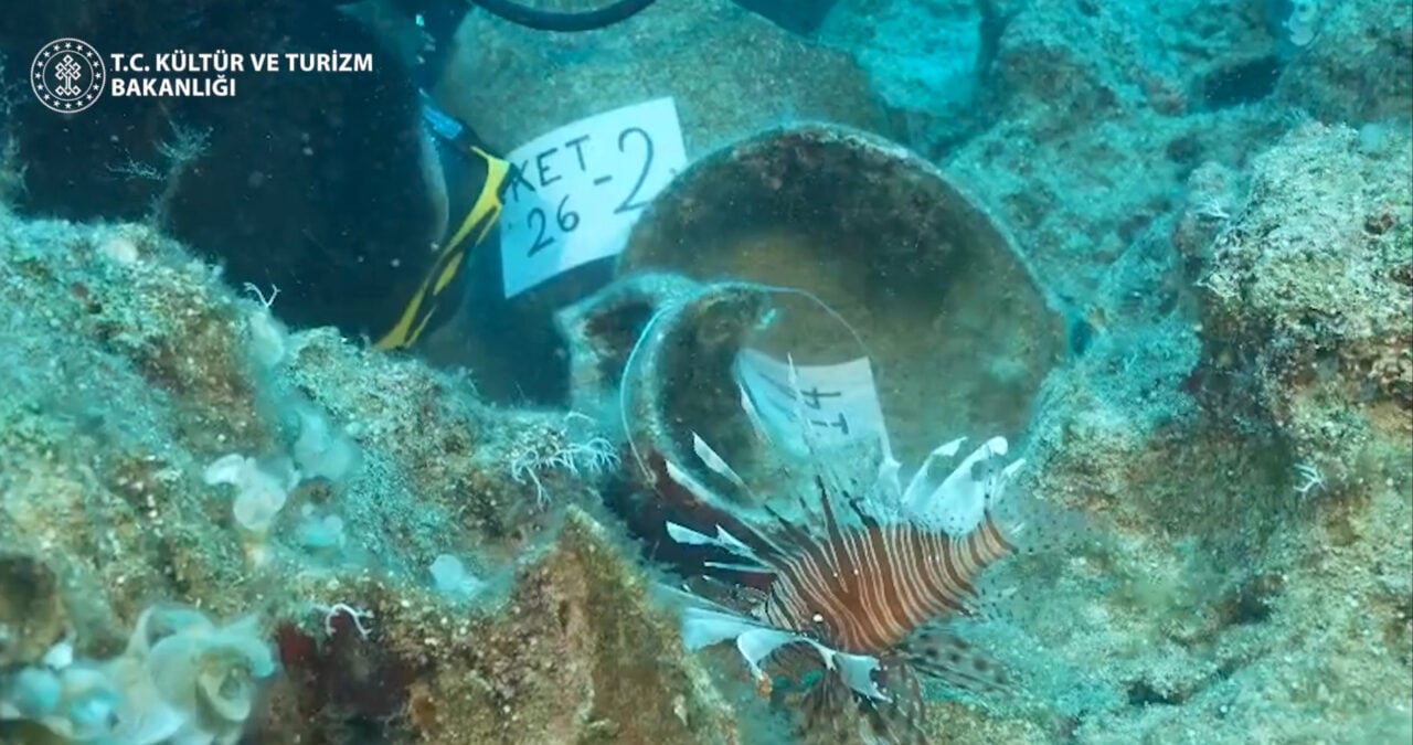 Kekova Shipwreck Image Amphorae